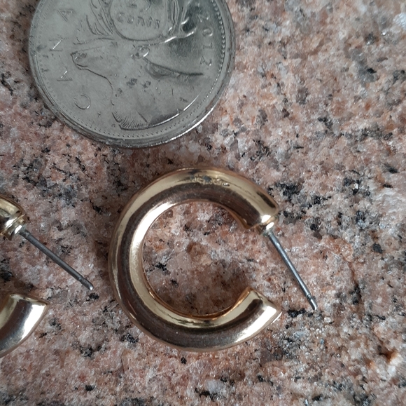 H&M Hoop Earrings - Picture 4 of 4